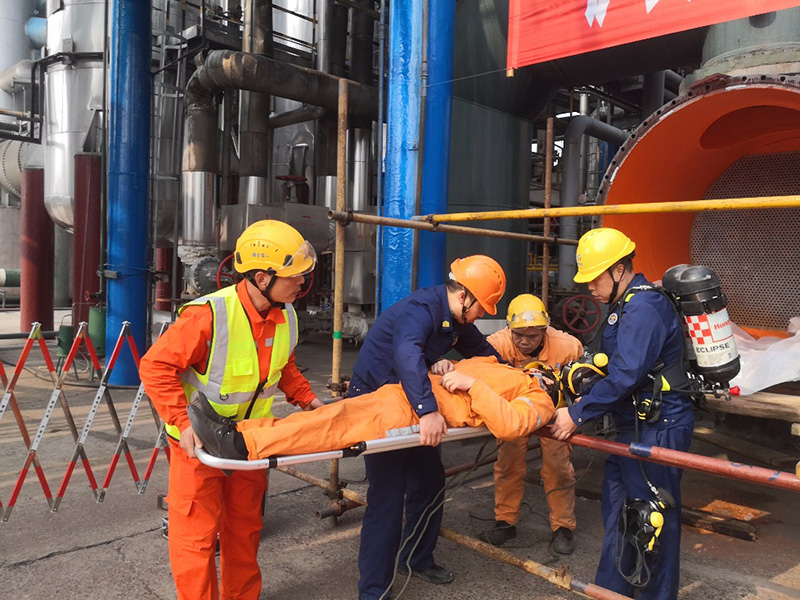 弘旭公司開展受限空間作業(yè)應(yīng)急救援演練(圖2) 弘旭公司開展受限空間作業(yè)應(yīng)急救援演練(圖2)