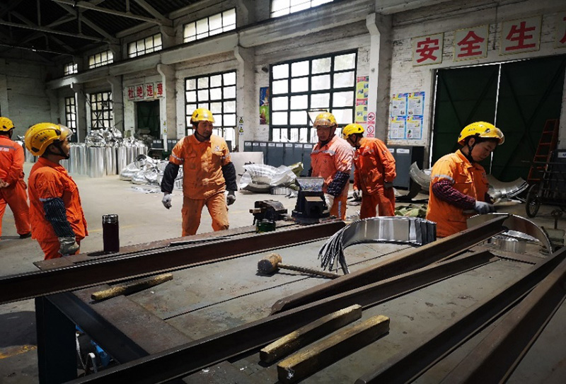 龍騰春風(fēng)起 奮斗搶開(kāi)局(圖4) 龍騰春風(fēng)起 奮斗搶開(kāi)局(圖4)