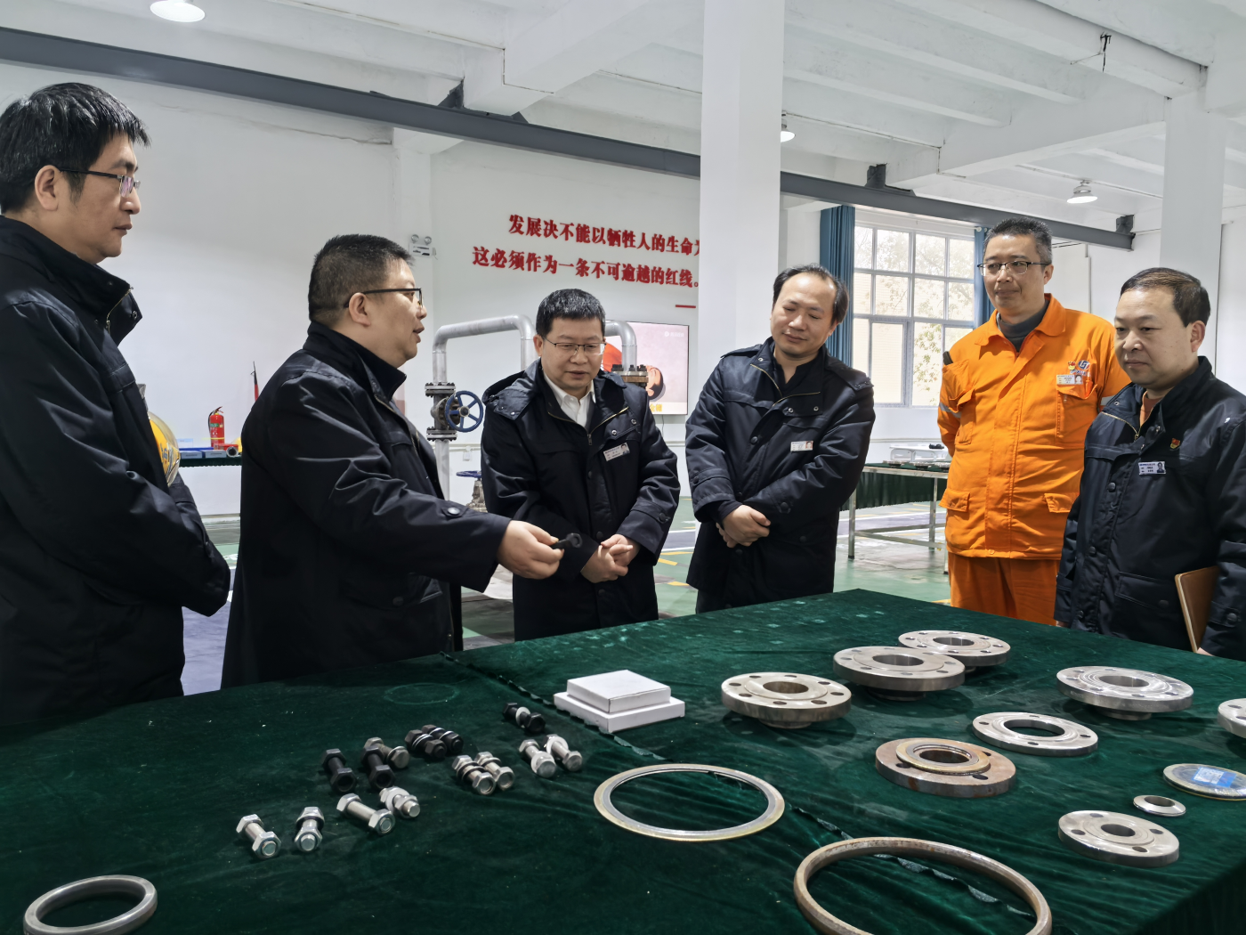 瀘天化股份公司到弘旭公司調(diào)研指導(dǎo)工作(圖3) 瀘天化股份公司到弘旭公司調(diào)研指導(dǎo)工作(圖3)