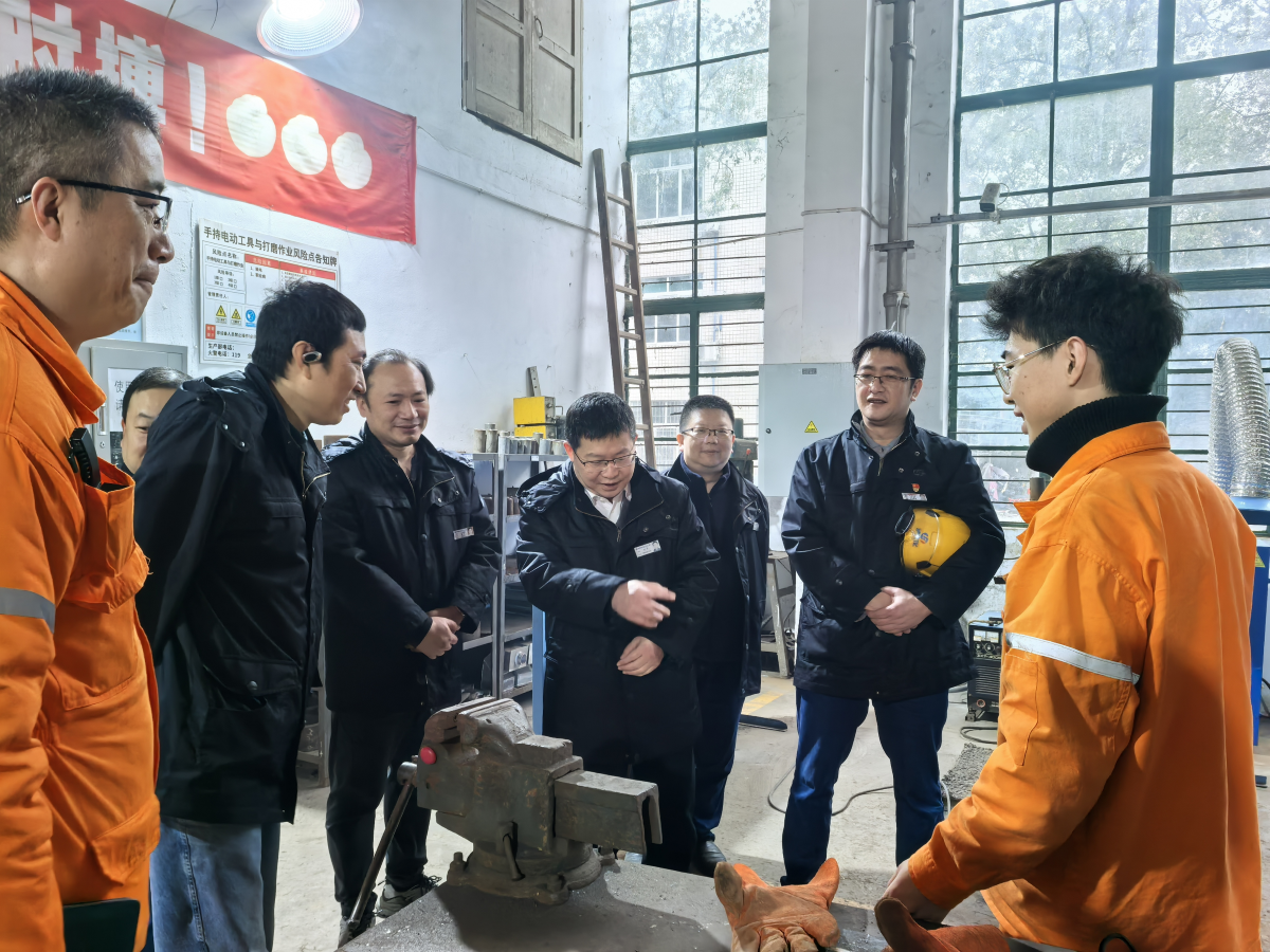 瀘天化股份公司到弘旭公司調(diào)研指導(dǎo)工作(圖1) 瀘天化股份公司到弘旭公司調(diào)研指導(dǎo)工作(圖1)