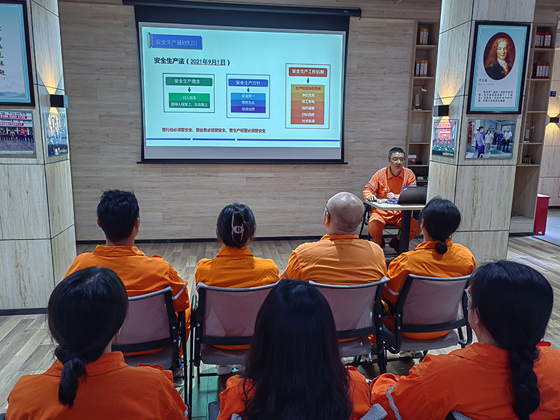 弘旭公司開展安全生產(chǎn)月專題培訓(xùn)(圖1)