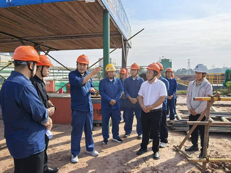 傅利才、郭春建到化工園區(qū)項目現(xiàn)場開展節(jié)前安全檢查(圖1)