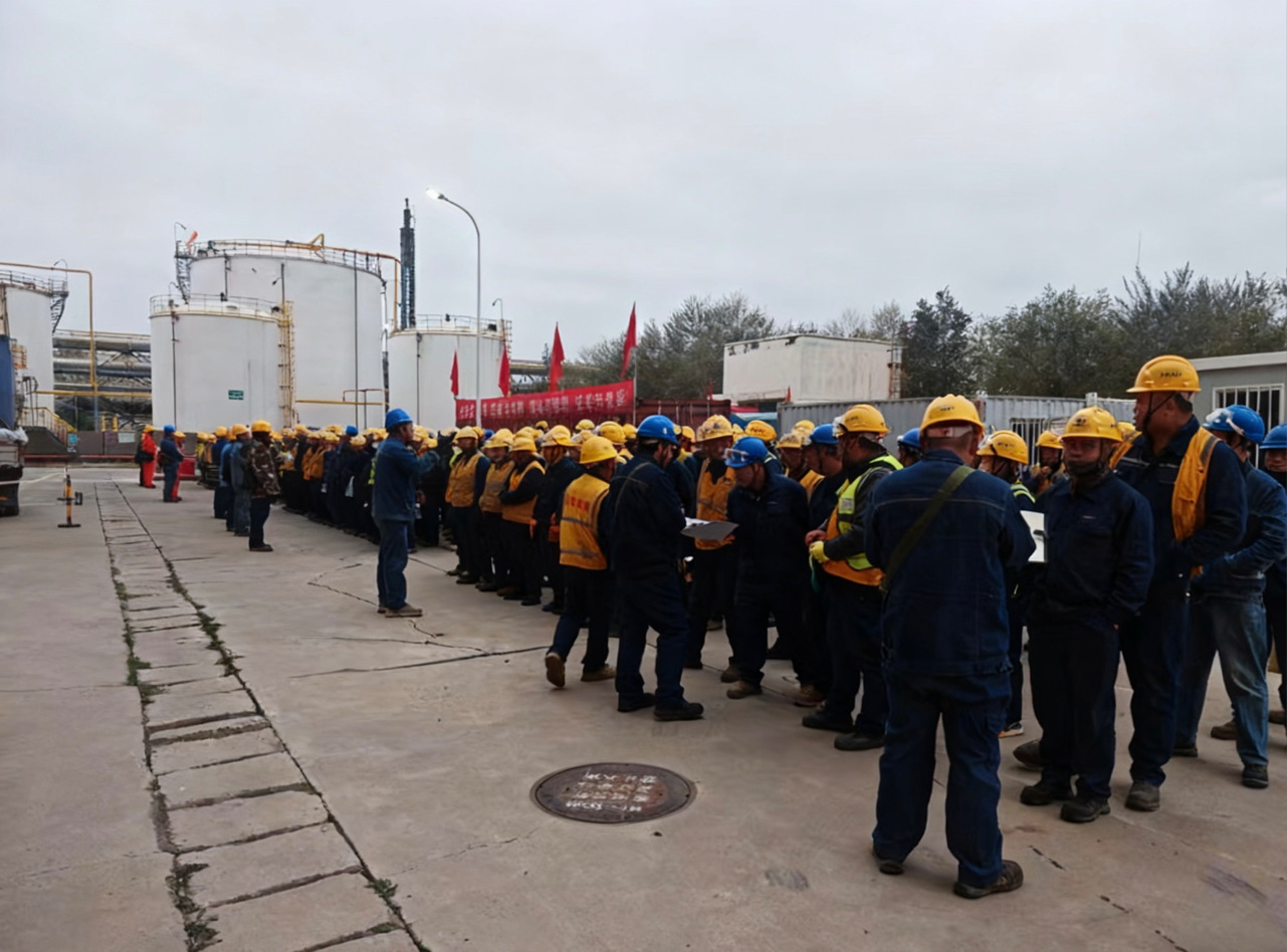 最大晨會！弘旭公司和寧大修項目部組織安全晨會(圖1)