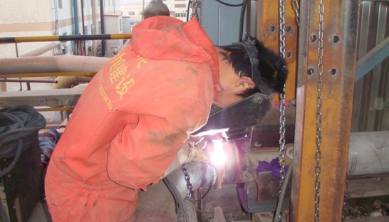 新疆阿克蘇華錦化肥有限責(zé)任公司年產(chǎn)30萬噸合成氨裝置一段爐(101-B)轉(zhuǎn)化爐管系(圖1) 新疆阿克蘇華錦化肥有限責(zé)任公司年產(chǎn)30萬噸合成氨裝置一段爐(101-B)轉(zhuǎn)化爐管系(圖1)