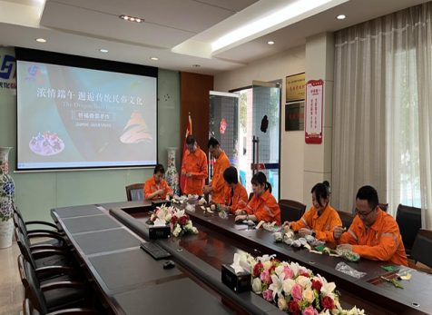 弘旭公司支工會舉辦“巧手慧心 香囊傳情”端午香囊制作活動